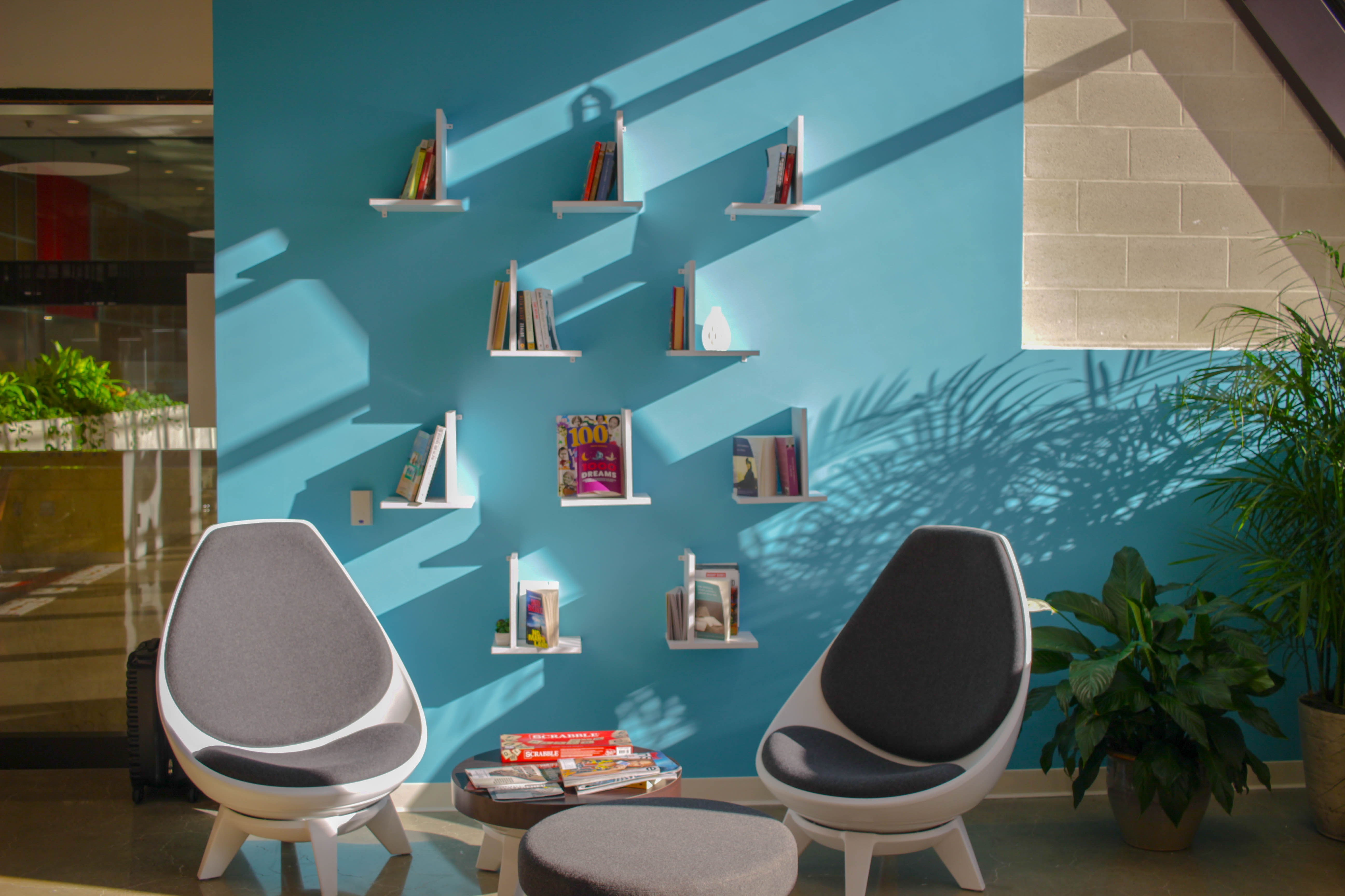 Pintura para interiores — habitación decorada